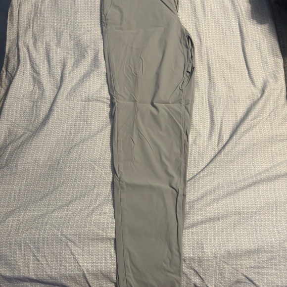 Commission Classic-Tapered Golf
Pant 32" length Rhino Grey Size 31 waist - Picture 2 of 5